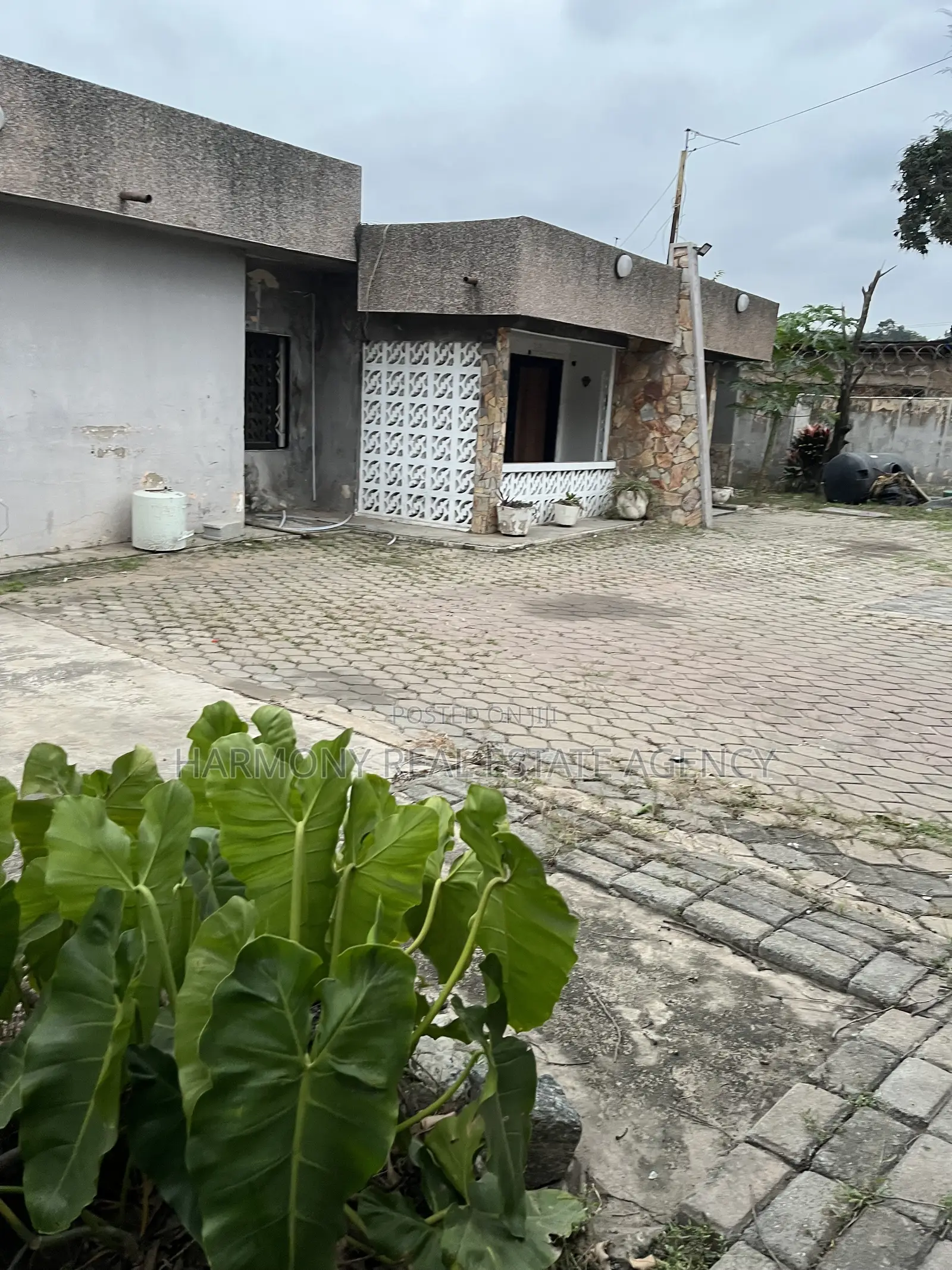 4bdrm House in Abofu for sale