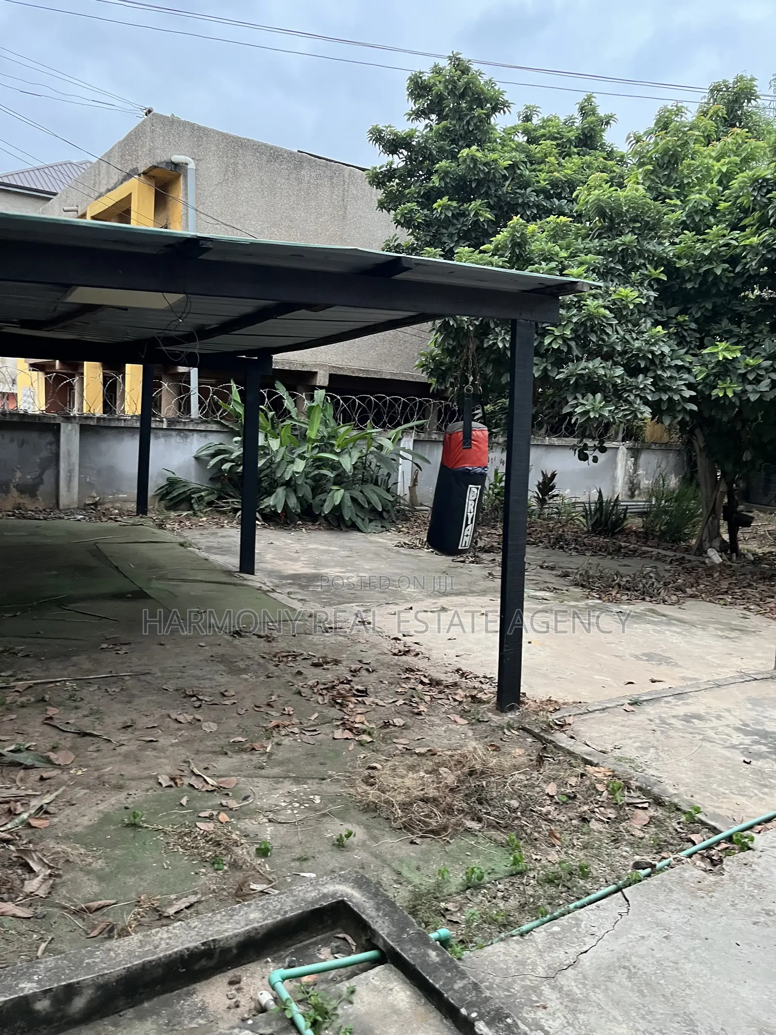 4bdrm House in Abofu for sale