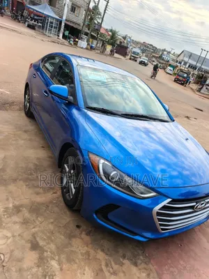 Hyundai Elantra Limited Sedan FWD (2.0L 4cyl 6A) 2017 Blue