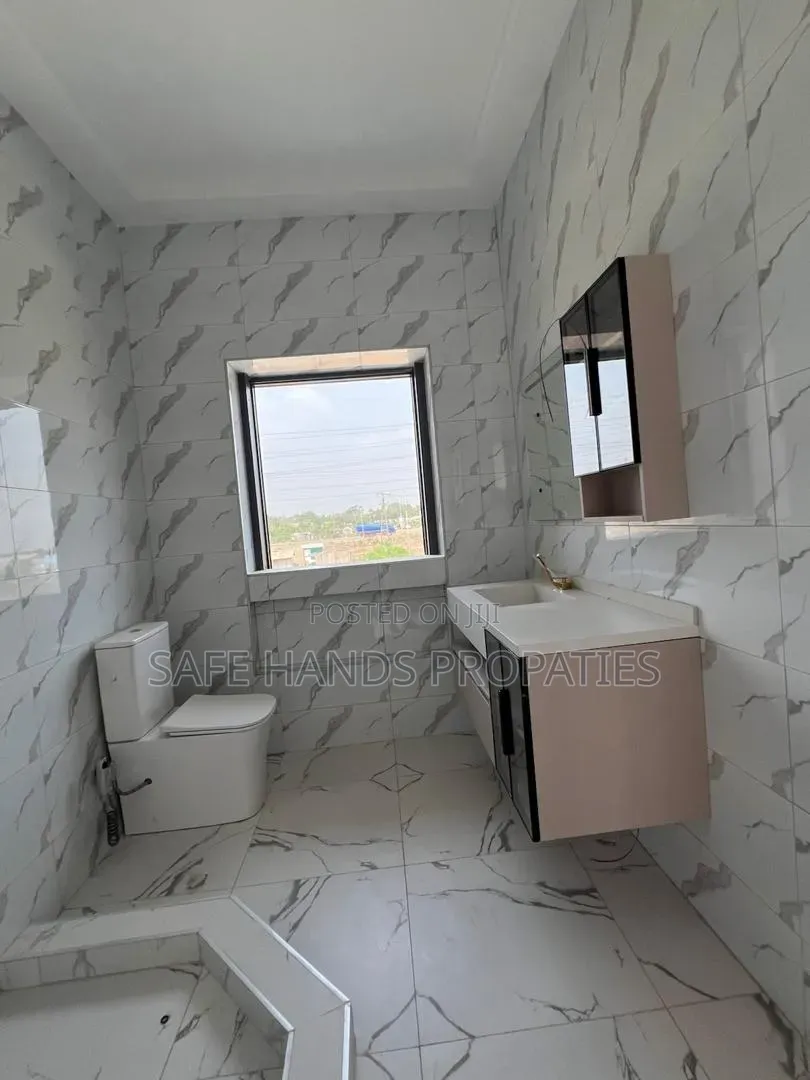 4bdrm House in Bortema, Accra Metropolitan for sale