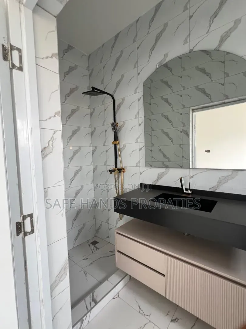 4bdrm House in Bortema, Accra Metropolitan for sale