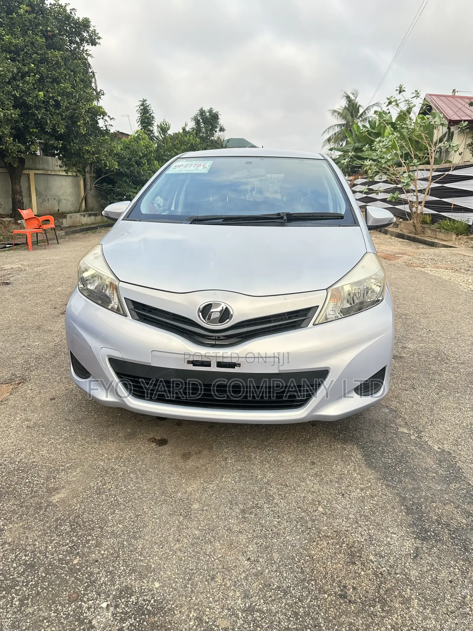 Toyota Vitz 2014 Silver