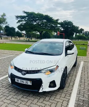 Toyota Corolla 2016 White