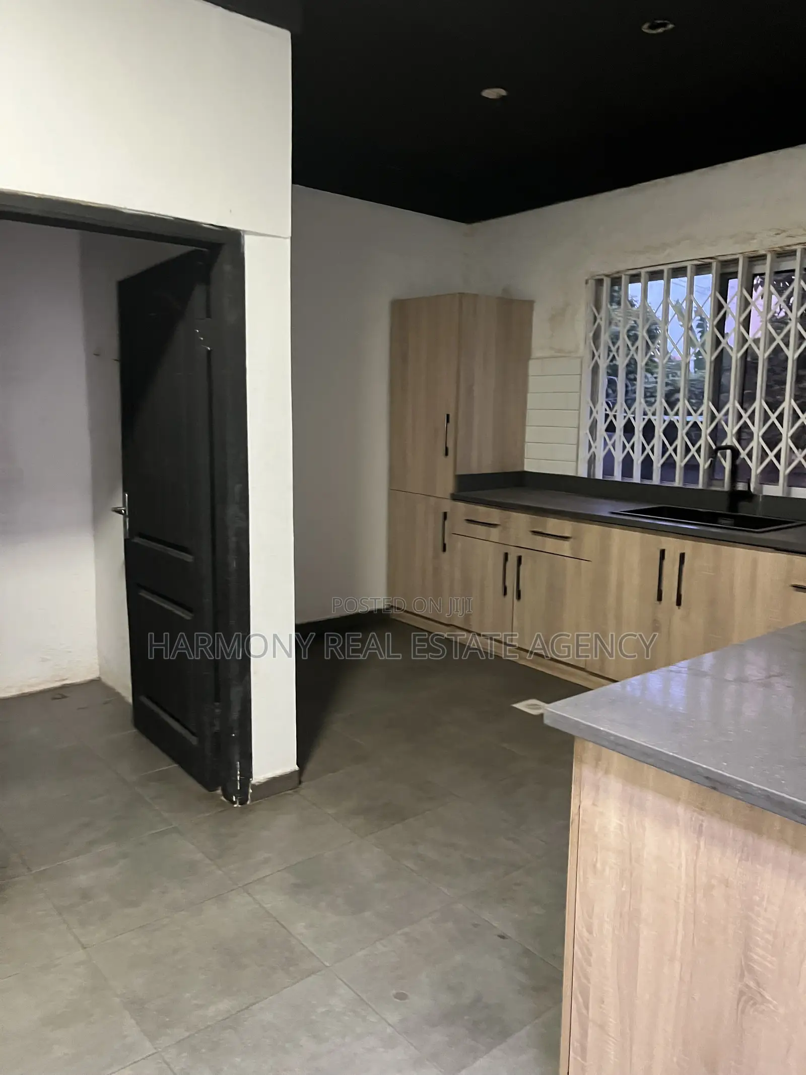 4bdrm House in Abofu for sale