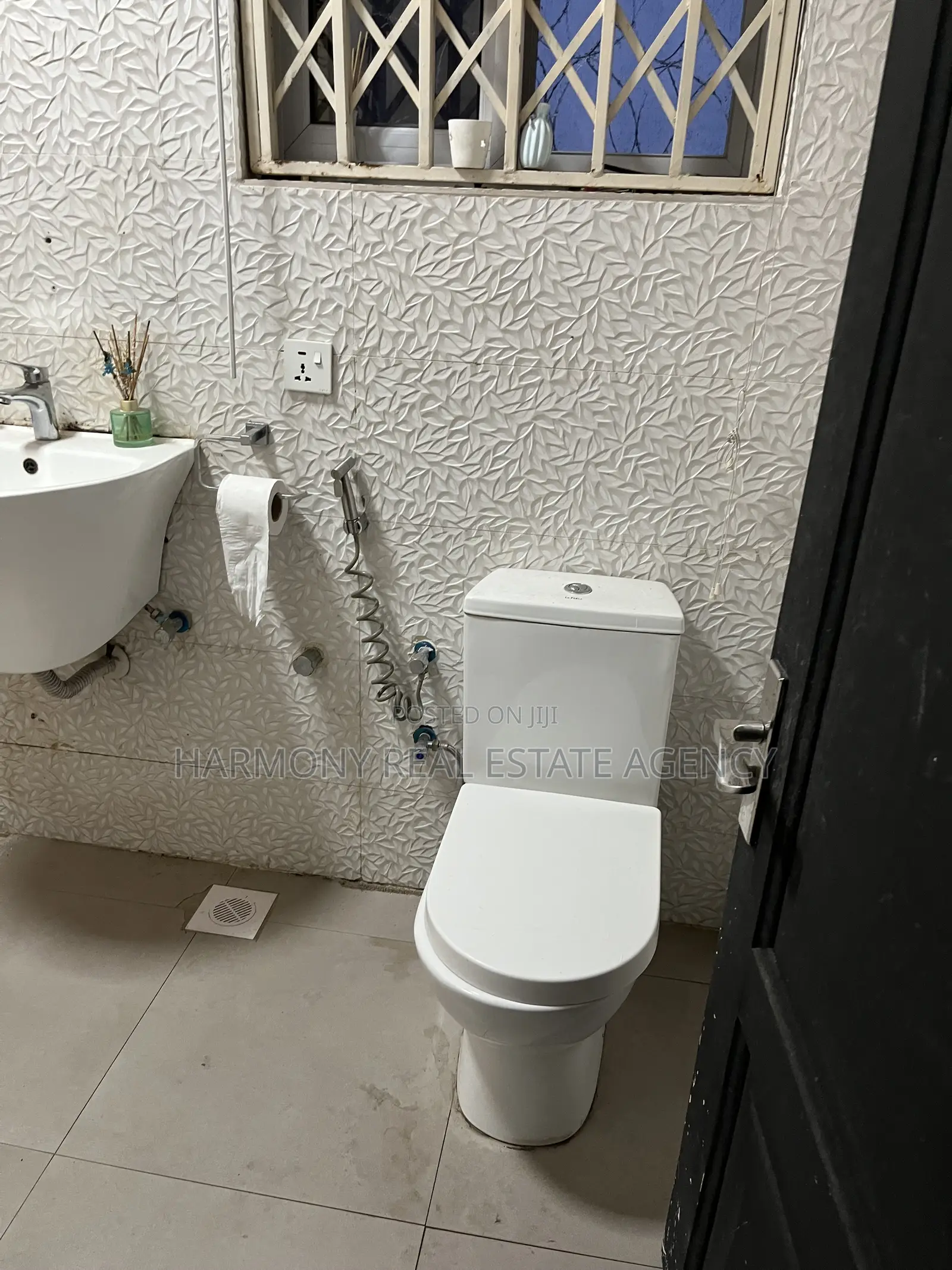 4bdrm House in Abofu for sale