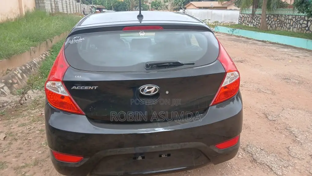 Hyundai Accent SE Hatchback 2017 Black
