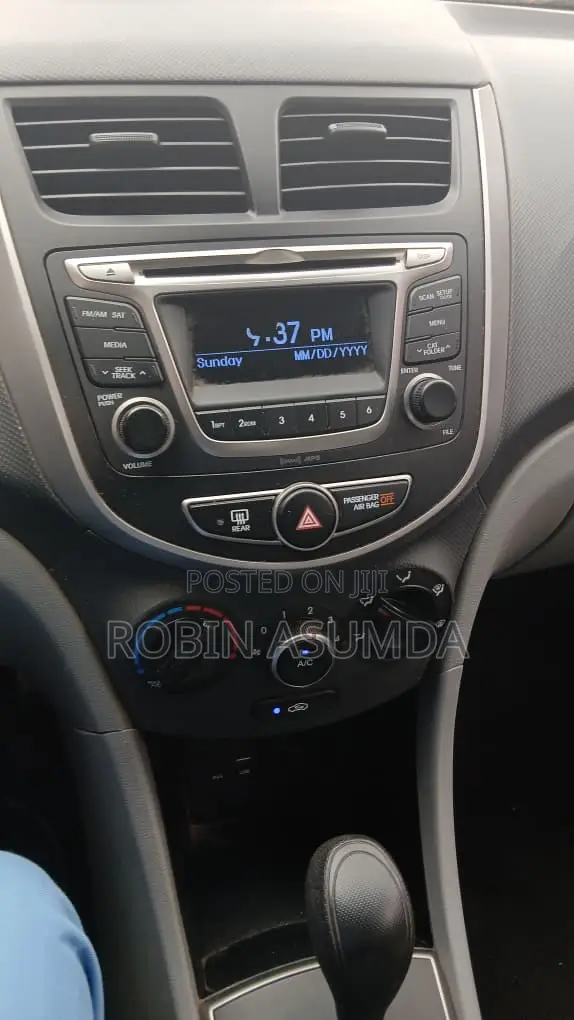 Hyundai Accent SE Hatchback 2017 Black