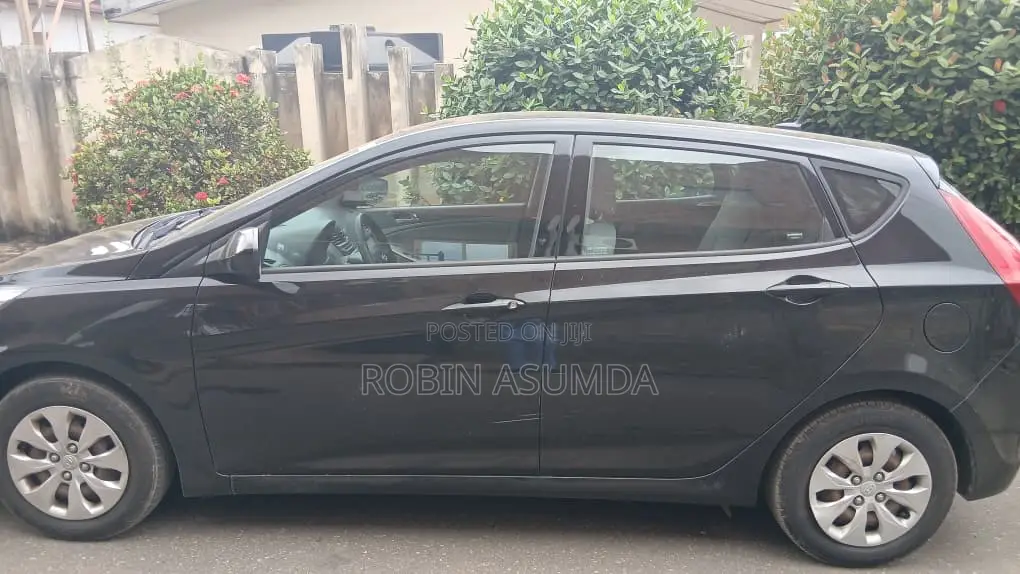 Hyundai Accent SE Hatchback 2017 Black