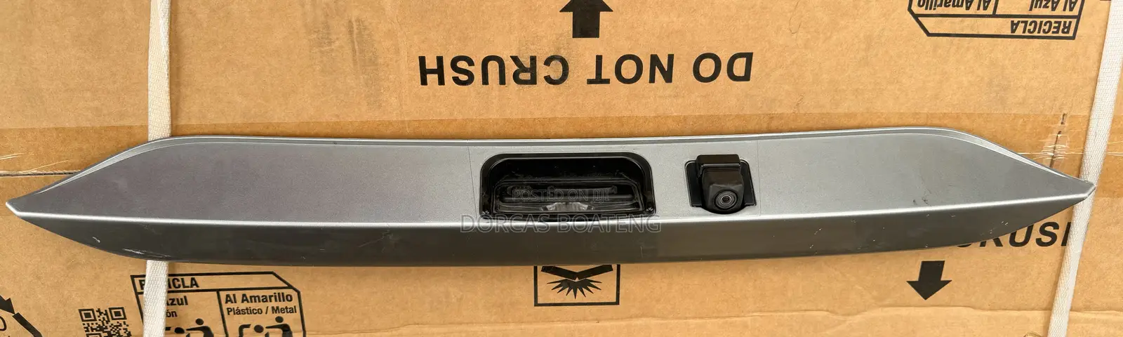 Honda CR-V 20-22 Tailgate Garnish Trim