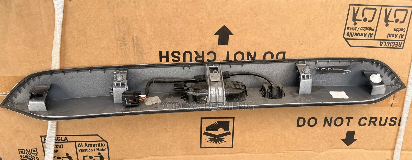 Honda CR-V 20-22 Tailgate Garnish Trim