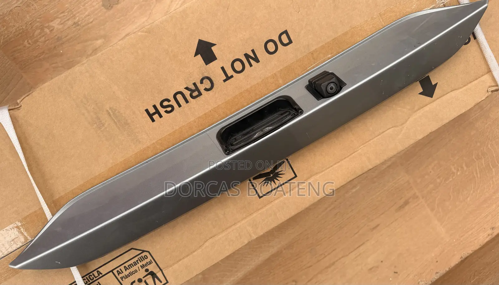 Honda CR-V 20-22 Tailgate Garnish Trim