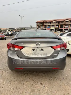 Hyundai Elantra Limited Sedan FWD (1.8L 4cyl 6A) 2013 Gray