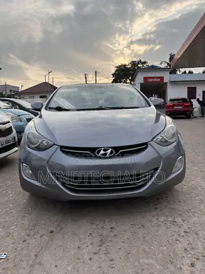 Hyundai Elantra Limited Sedan FWD (1.8L 4cyl 6A) 2013 Gray
