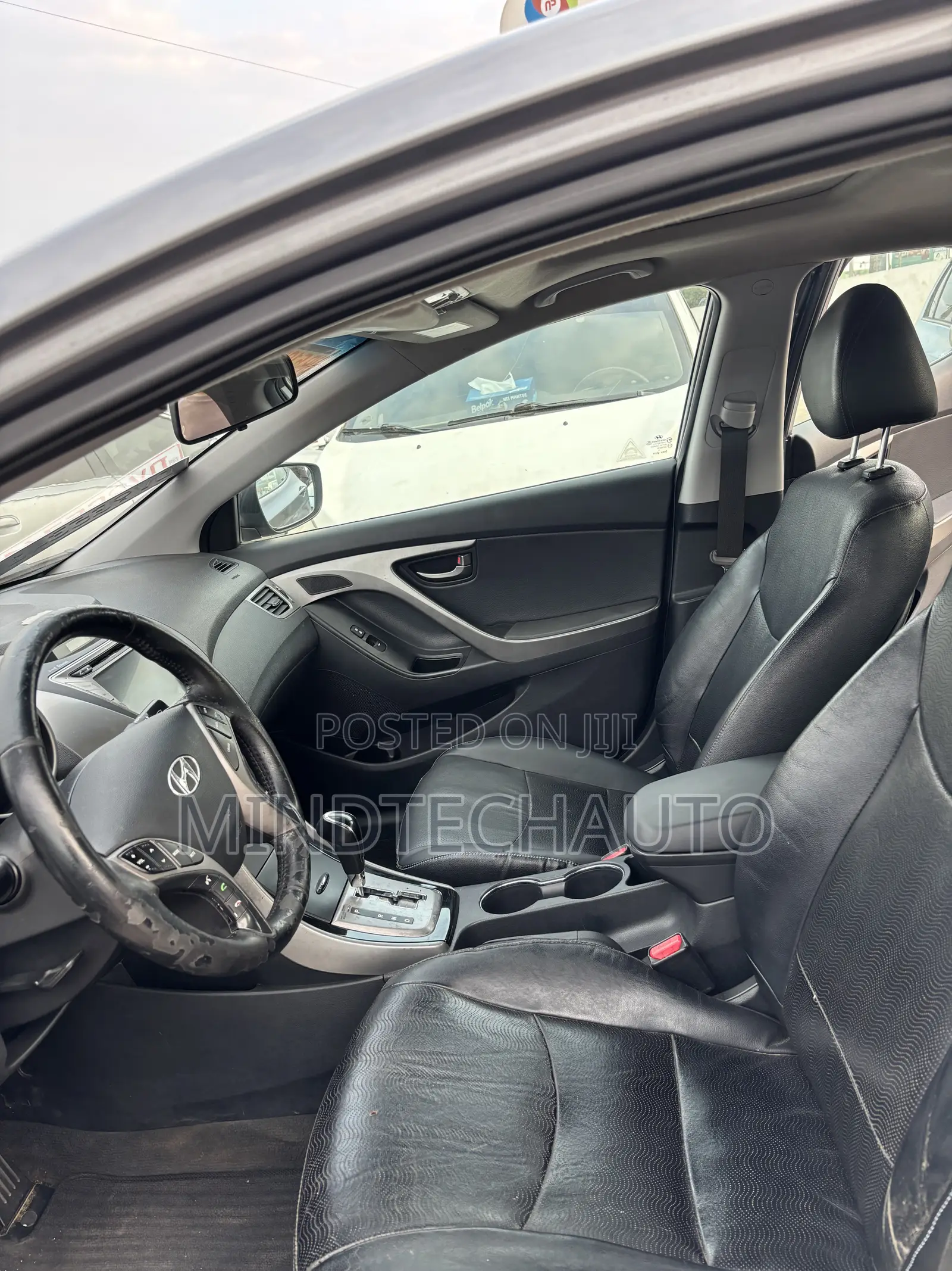 Hyundai Elantra Limited Sedan FWD (1.8L 4cyl 6A) 2013 Gray