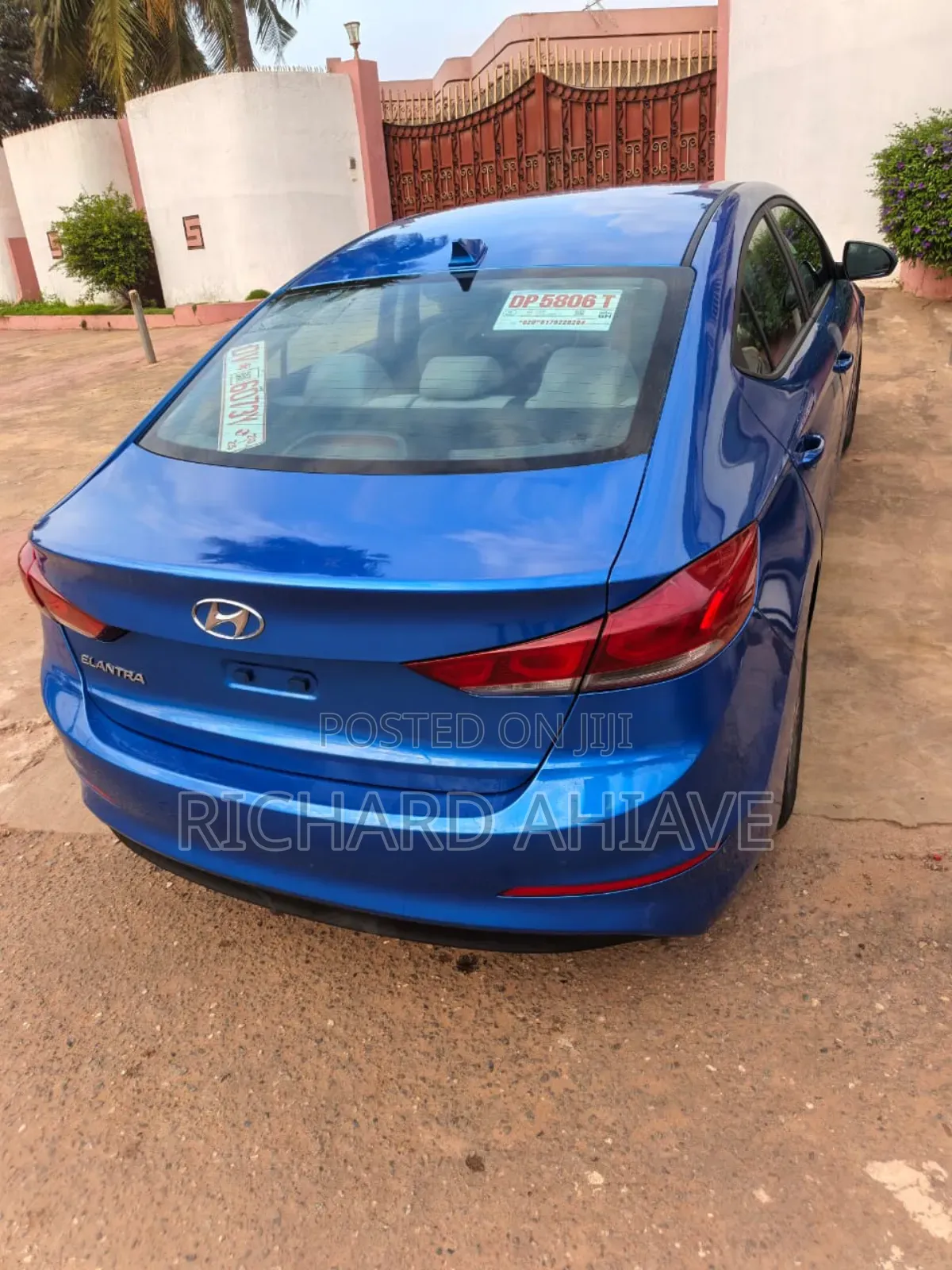 Hyundai Elantra Limited Sedan FWD (2.0L 4cyl 6A) 2017 Blue
