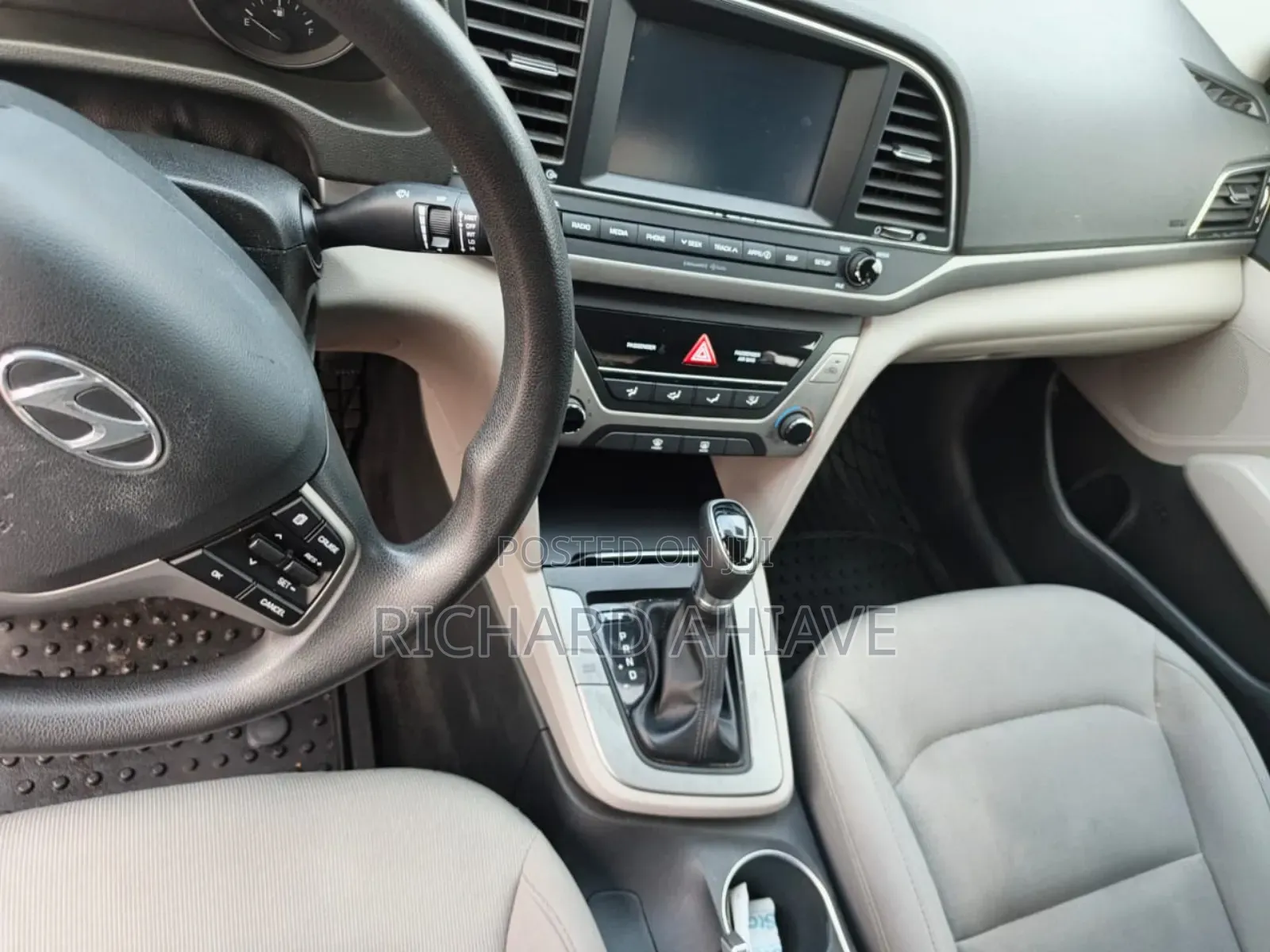 Hyundai Elantra Limited Sedan FWD (2.0L 4cyl 6A) 2017 Blue