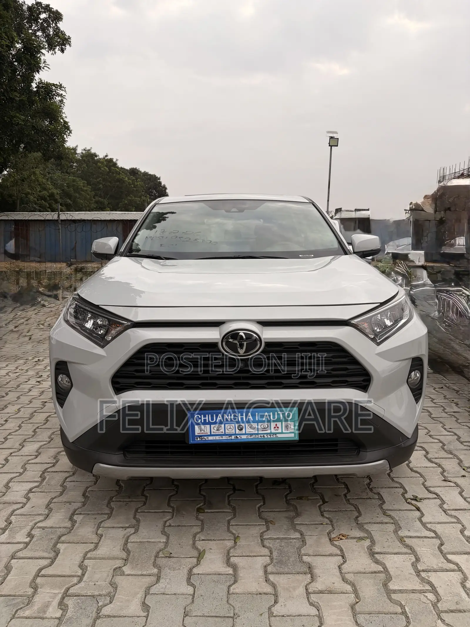 Toyota RAV4 XLE AWD 2020 White