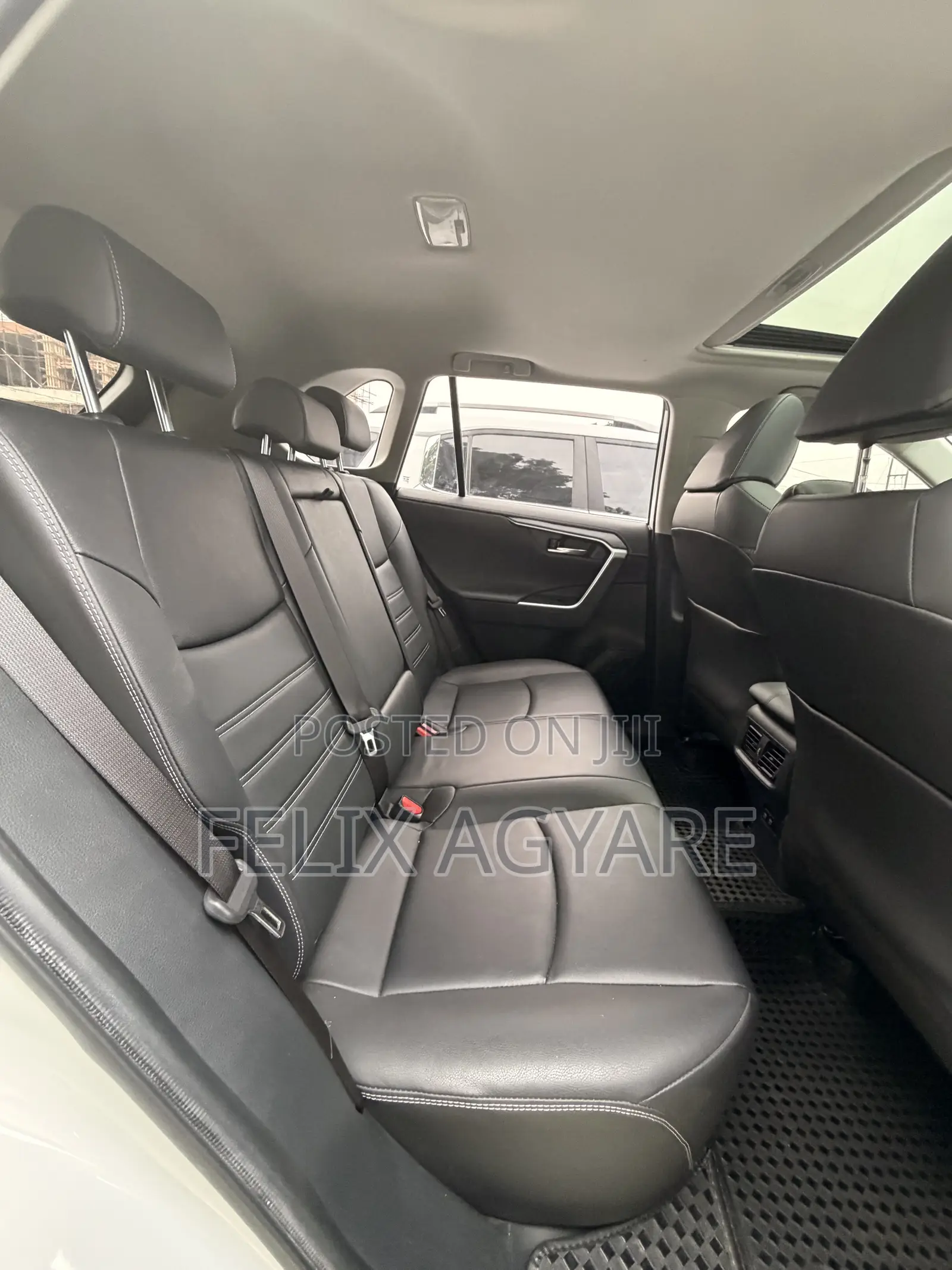 Toyota RAV4 XLE AWD 2020 White