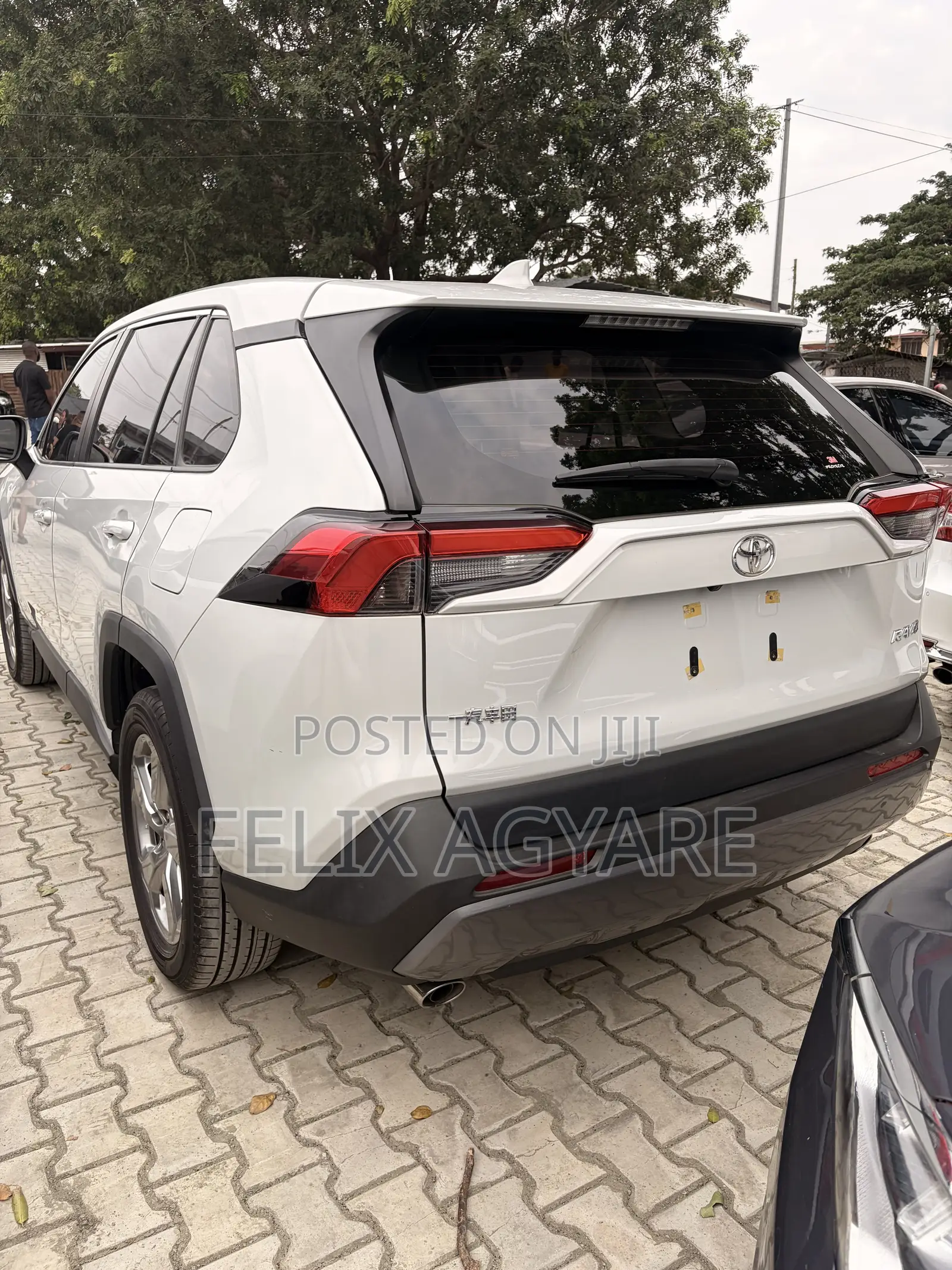 Toyota RAV4 XLE AWD 2020 White