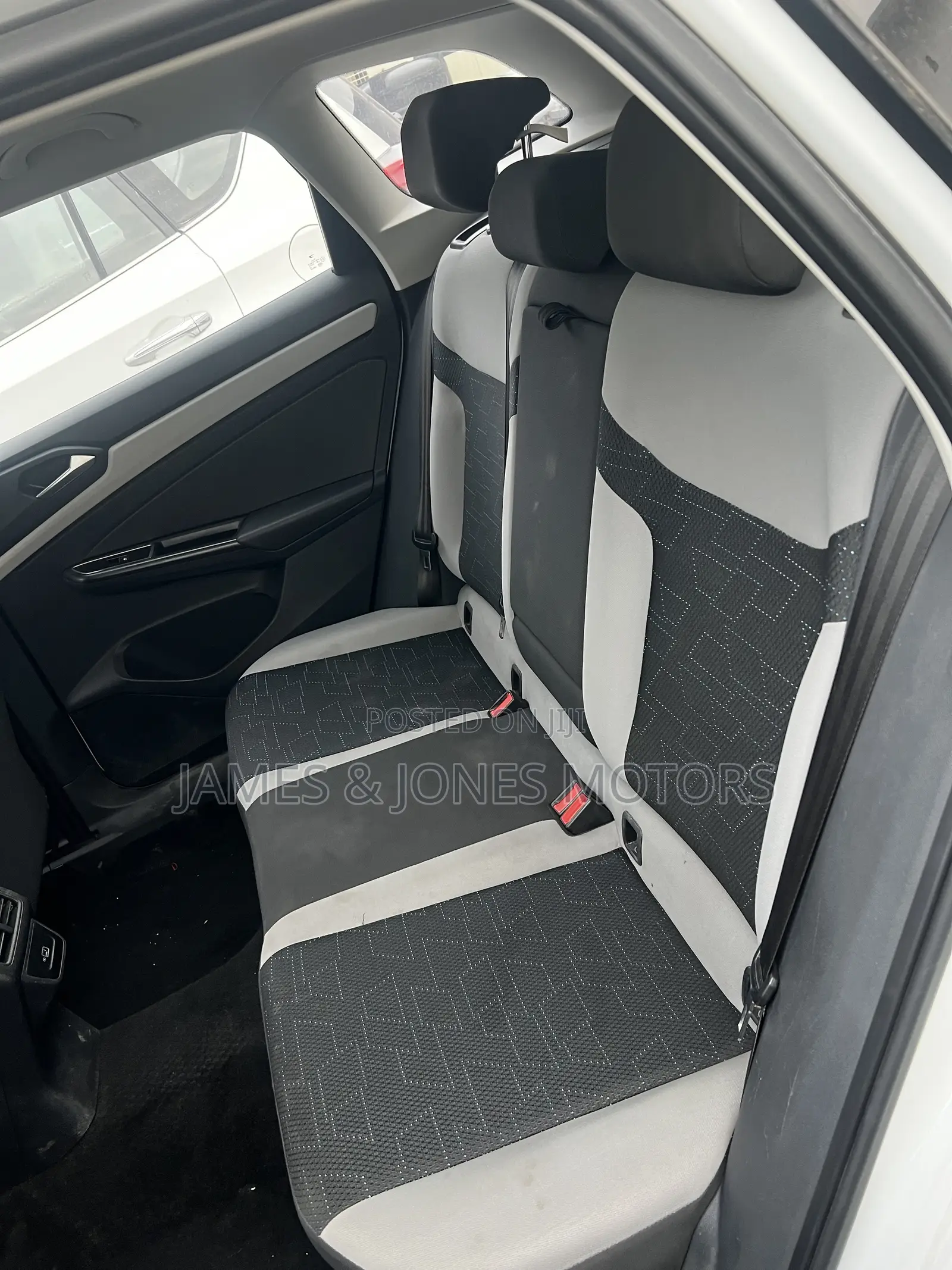 Volkswagen Jetta Sport Auto 2023 White