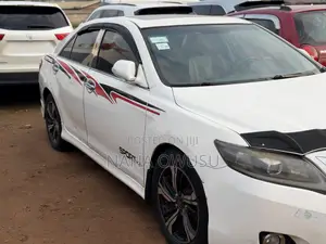 Toyota Camry SE 4dr Sedan (2.5L 4cyl 6A) 2011 White