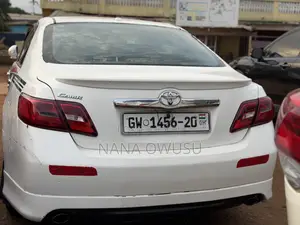 Toyota Camry SE 4dr Sedan (2.5L 4cyl 6A) 2011 White