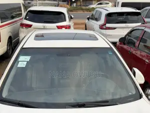 Toyota Camry SE 4dr Sedan (2.5L 4cyl 6A) 2011 White