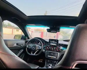 Mercedes-Benz C300 2019 White