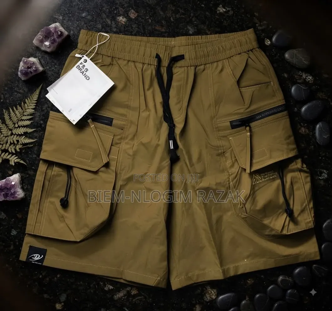 High Quality Cargo Short Pants Available in Stock