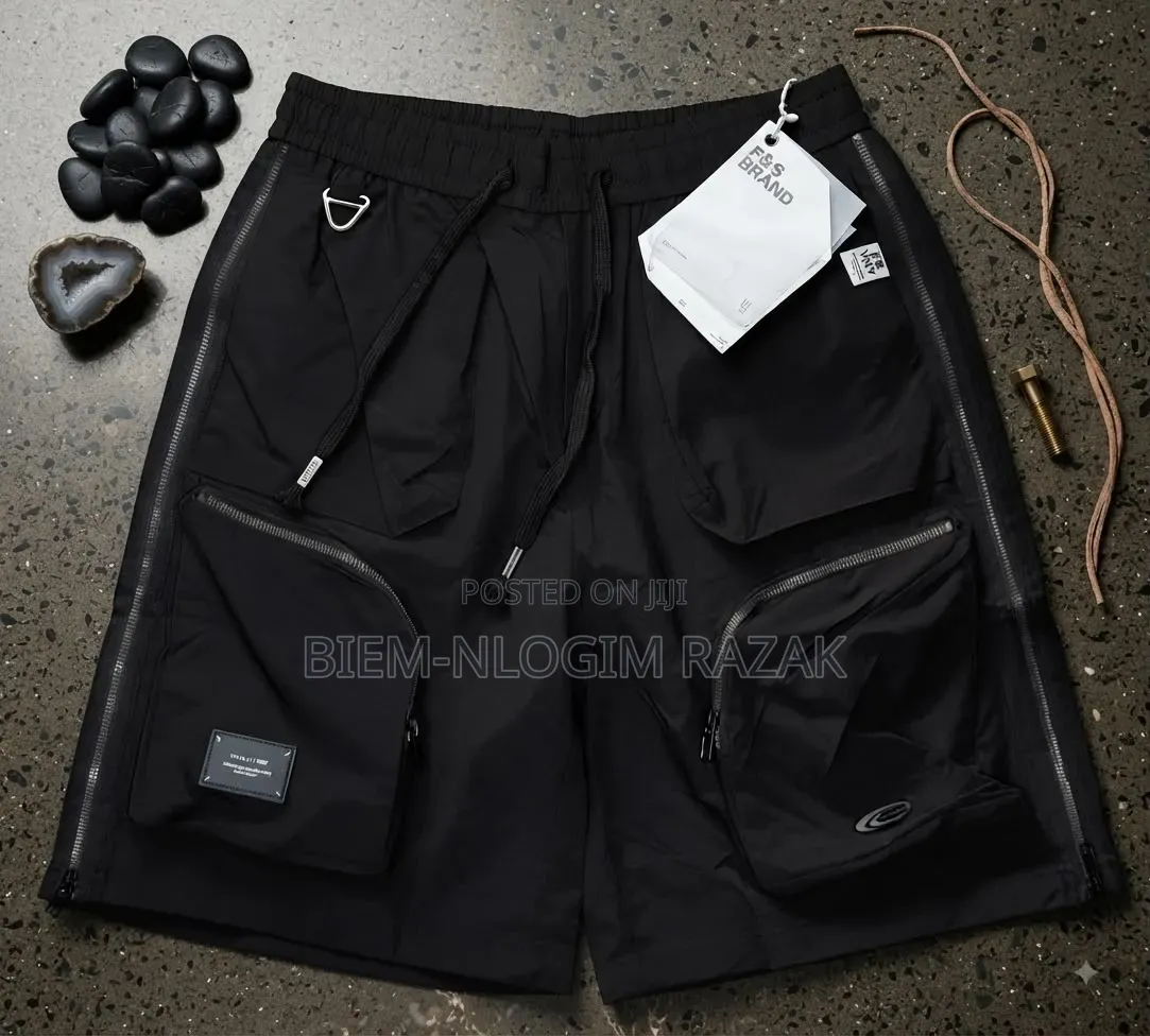 High Quality Cargo Short Pants Available in Stock