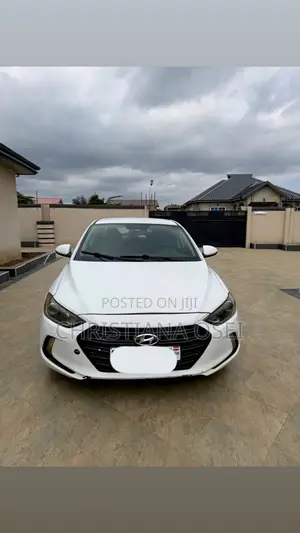 Hyundai Elantra SE Sedan FWD (2.0L 4cyl 6M) 2017 White