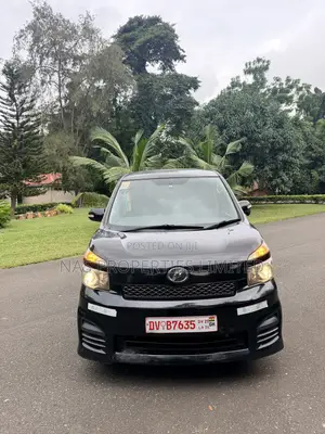 Toyota Voxy X 2WD 8-Seater 2014 Black