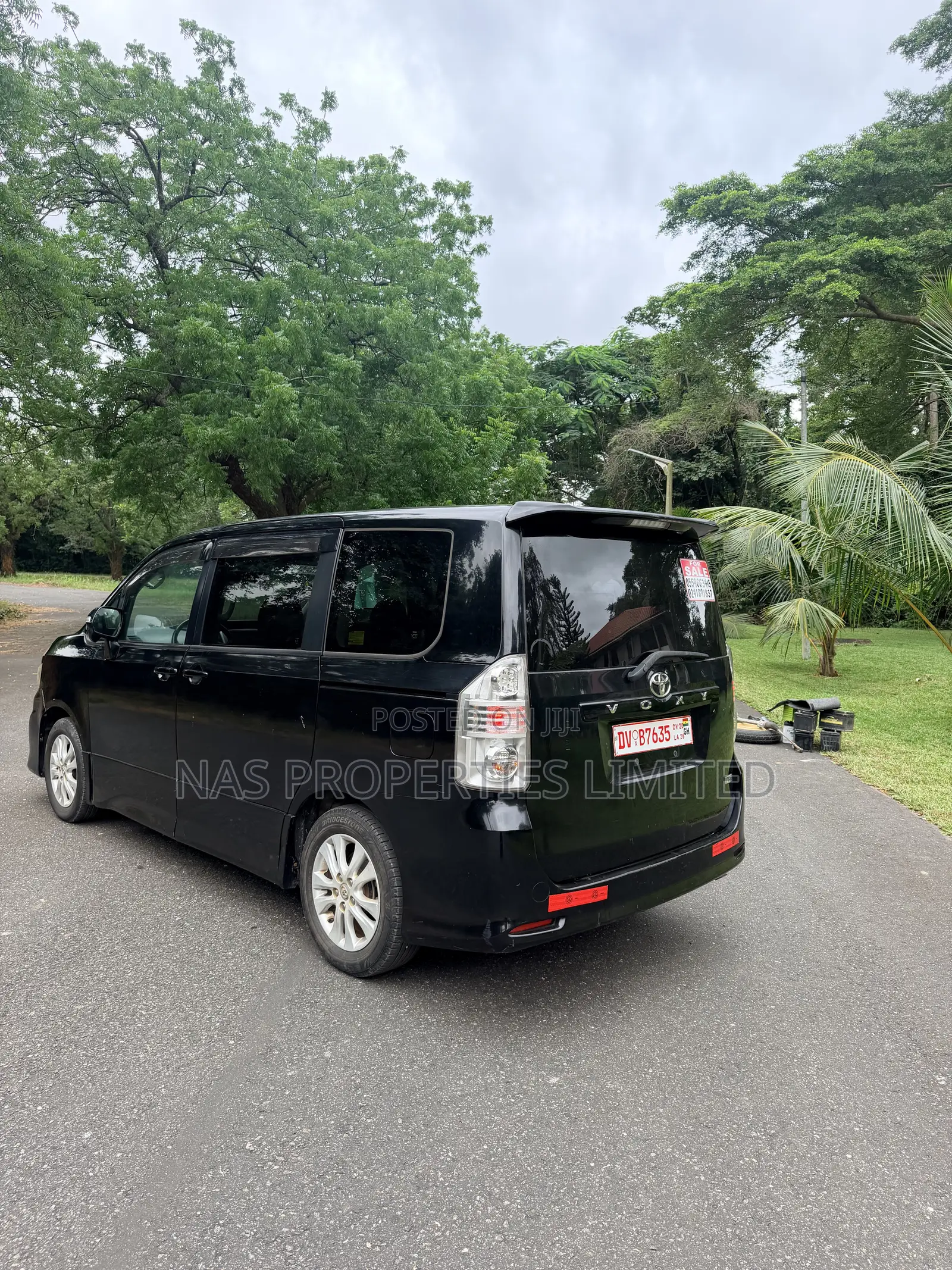 Toyota Voxy X 2WD 8-Seater 2014 Black