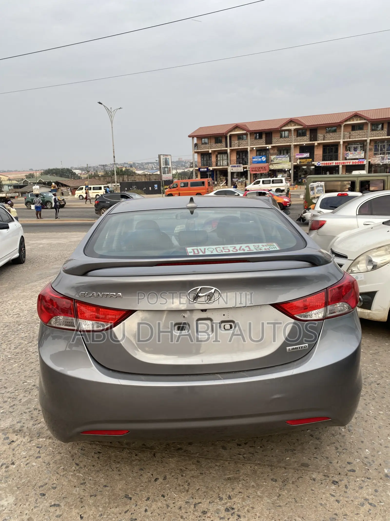 Hyundai Elantra Limited Sedan FWD (1.8L 4cyl 6A) 2016 Silver