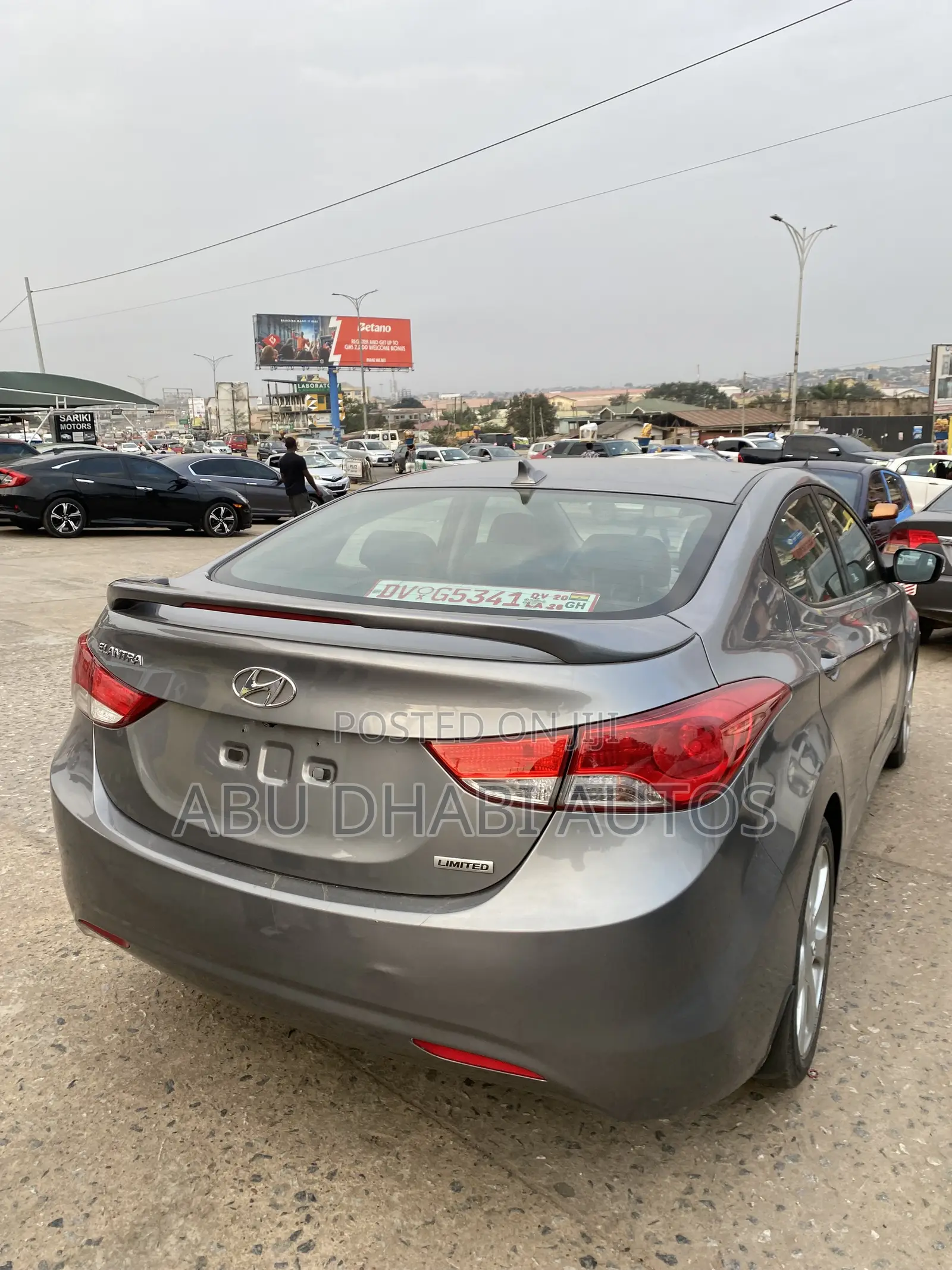 Hyundai Elantra Limited Sedan FWD (1.8L 4cyl 6A) 2016 Silver