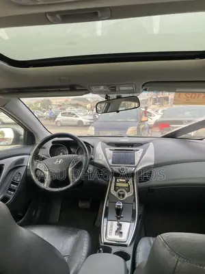 Hyundai Elantra Limited Sedan FWD (1.8L 4cyl 6A) 2016 Silver