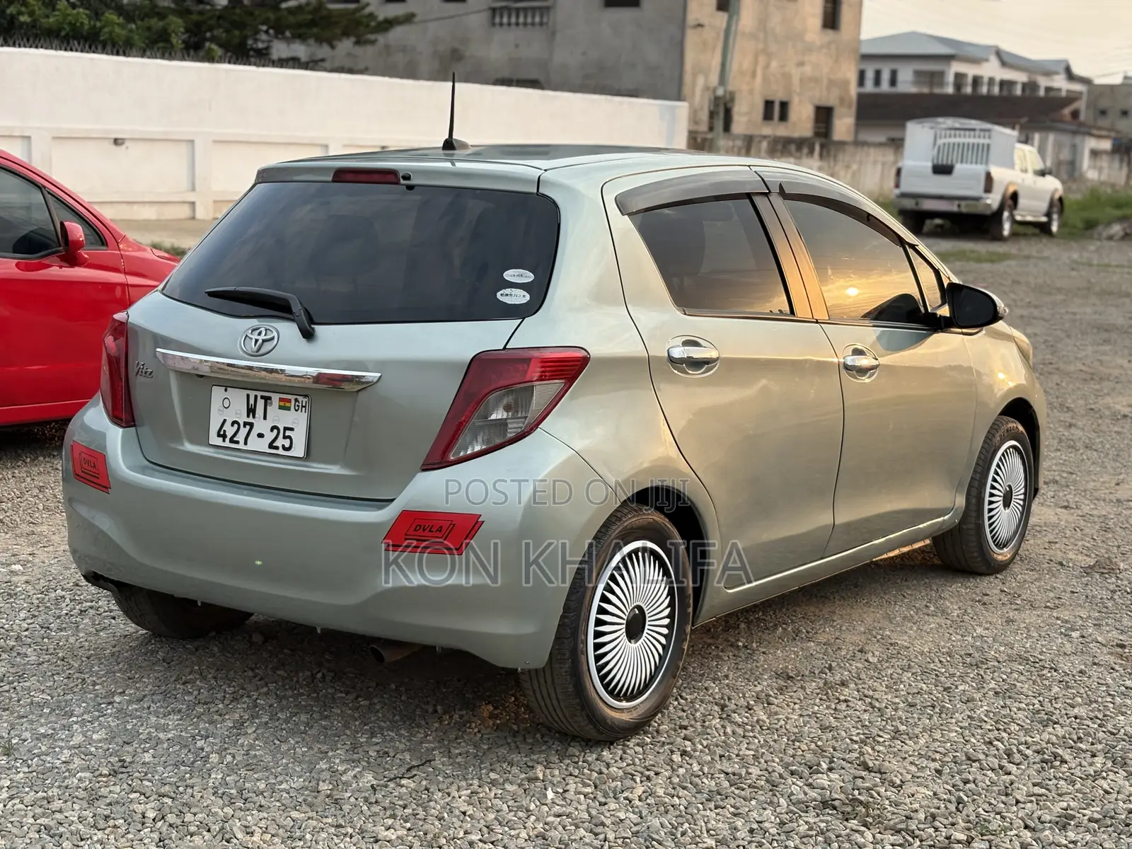 Toyota Vitz 1.3 FWD 5dr 2013