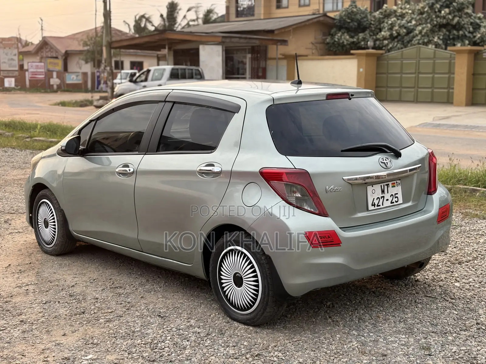 Toyota Vitz 1.3 FWD 5dr 2013