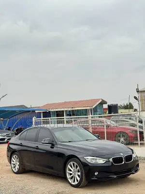 BMW 320i Sedan RWD 2018 Black