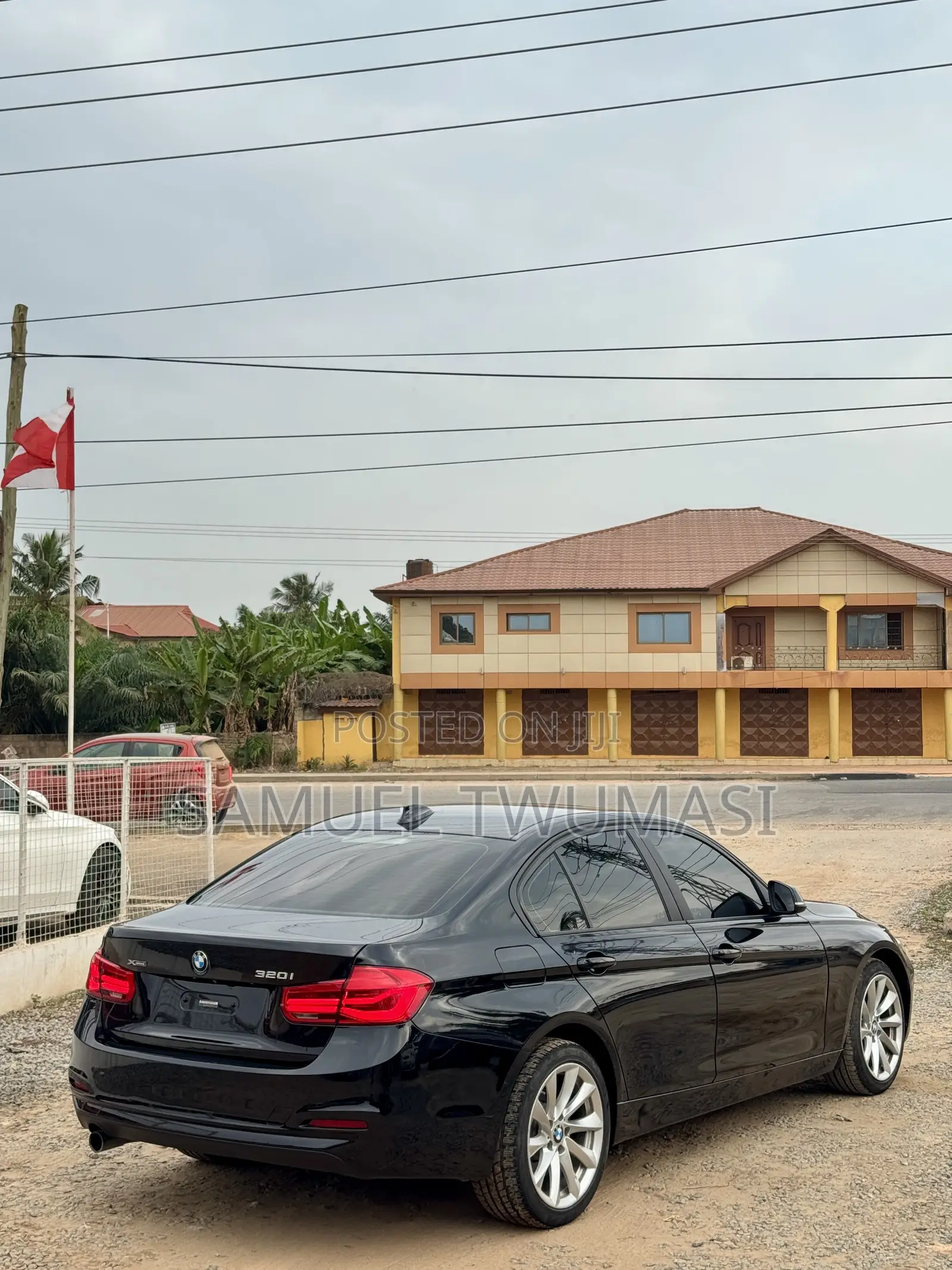 BMW 320i Sedan RWD 2018 Black