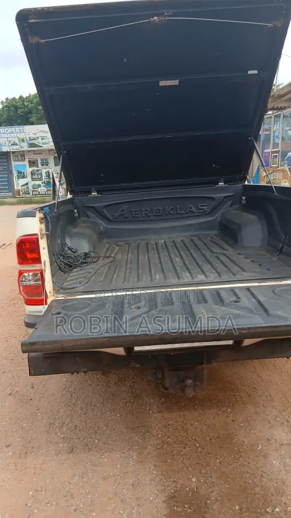 Toyota Hilux 3.0 D-4D 4x4 2013 White