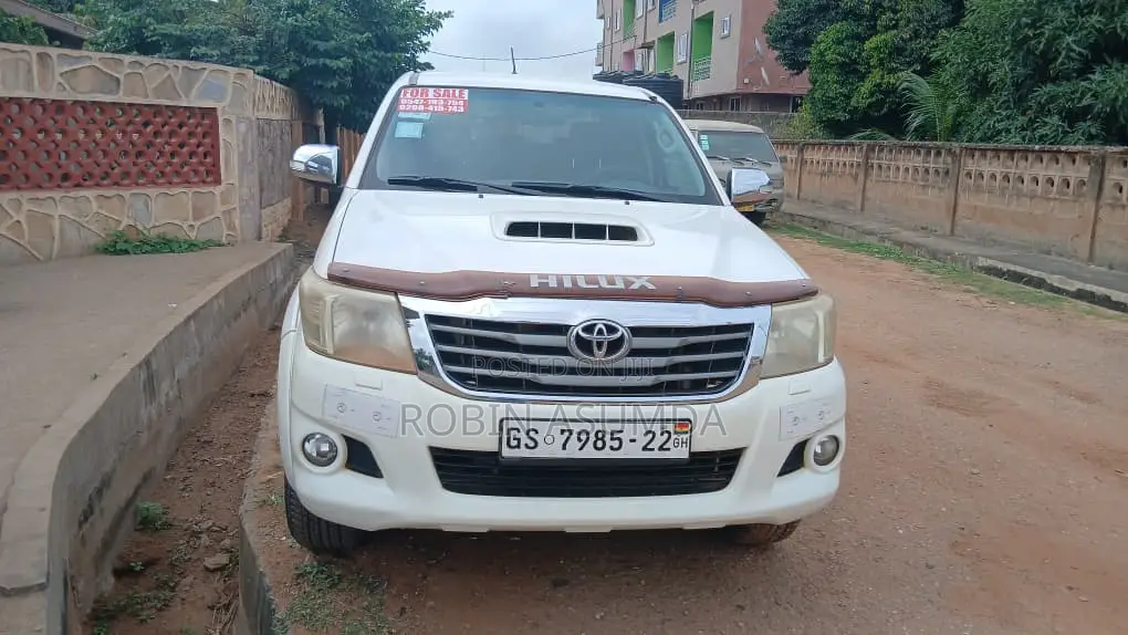Toyota Hilux 3.0 D-4D 4x4 2013 White