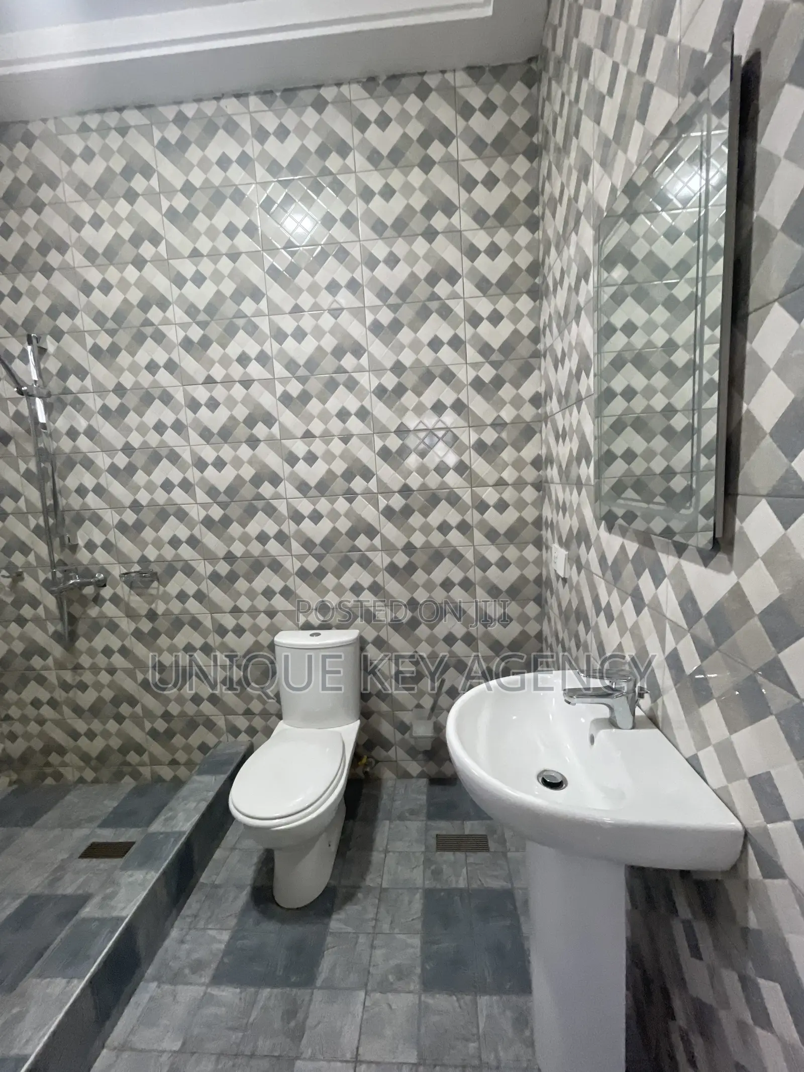 2bdrm Apartment in Unique Key Agency, West Legon for rent