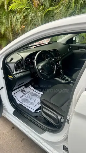 Hyundai Elantra ECO Sedan FWD (1.4L 4cyl 7A) 2017 White