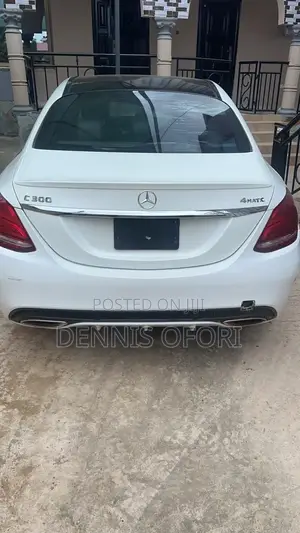 Mercedes-Benz C300 Luxury 4matic Sedan AWD (2.0L 4cyl 7A) 2017 White