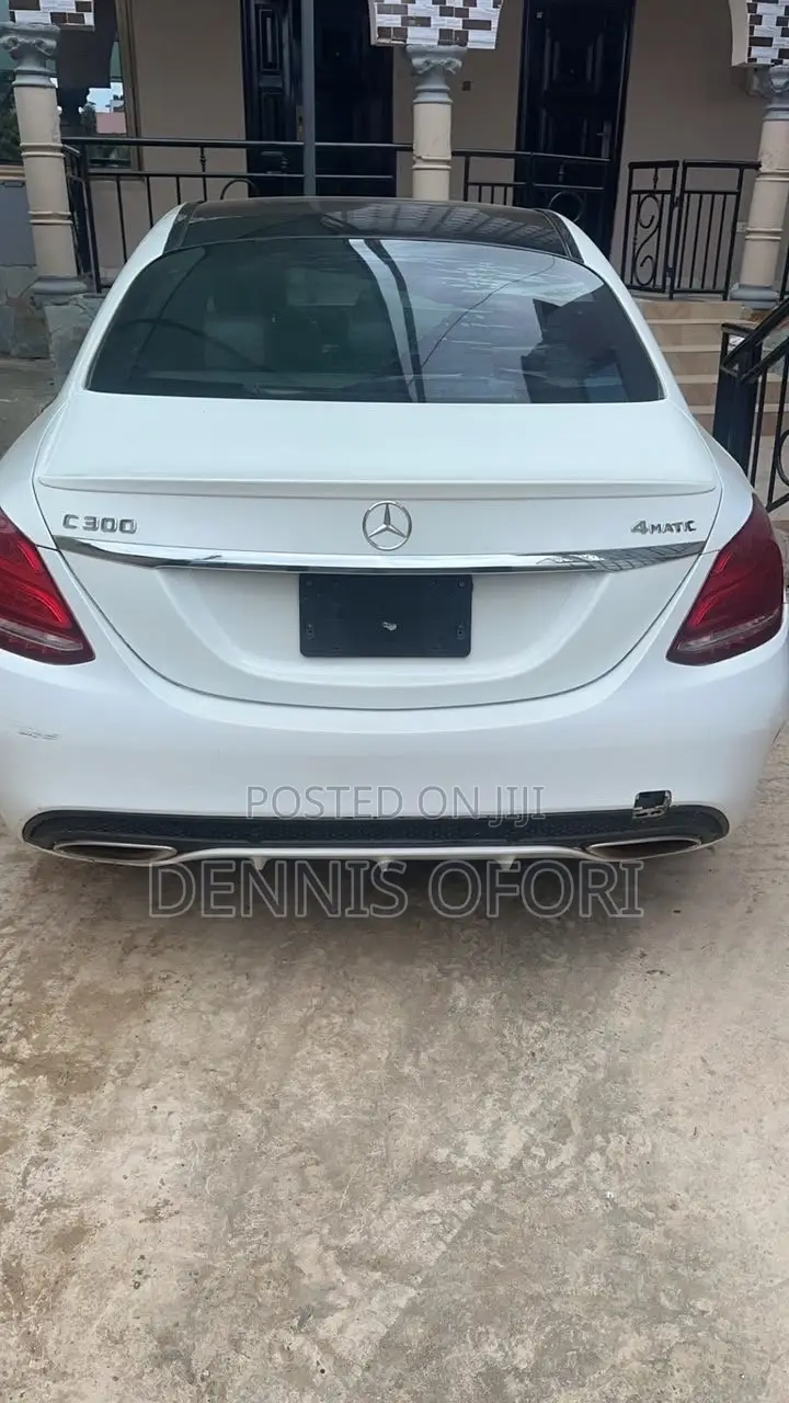Mercedes-Benz C300 Luxury 4matic Sedan AWD (2.0L 4cyl 7A) 2017 White