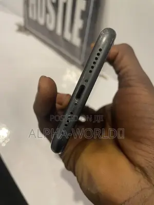 Apple iPhone 11 64 GB Black