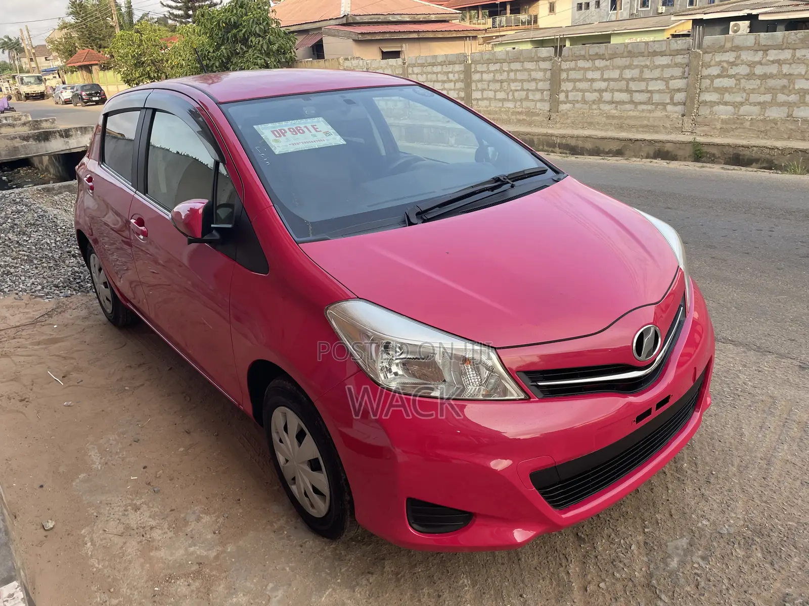 Toyota Vitz 1.3 FWD 3dr 2012 Pink