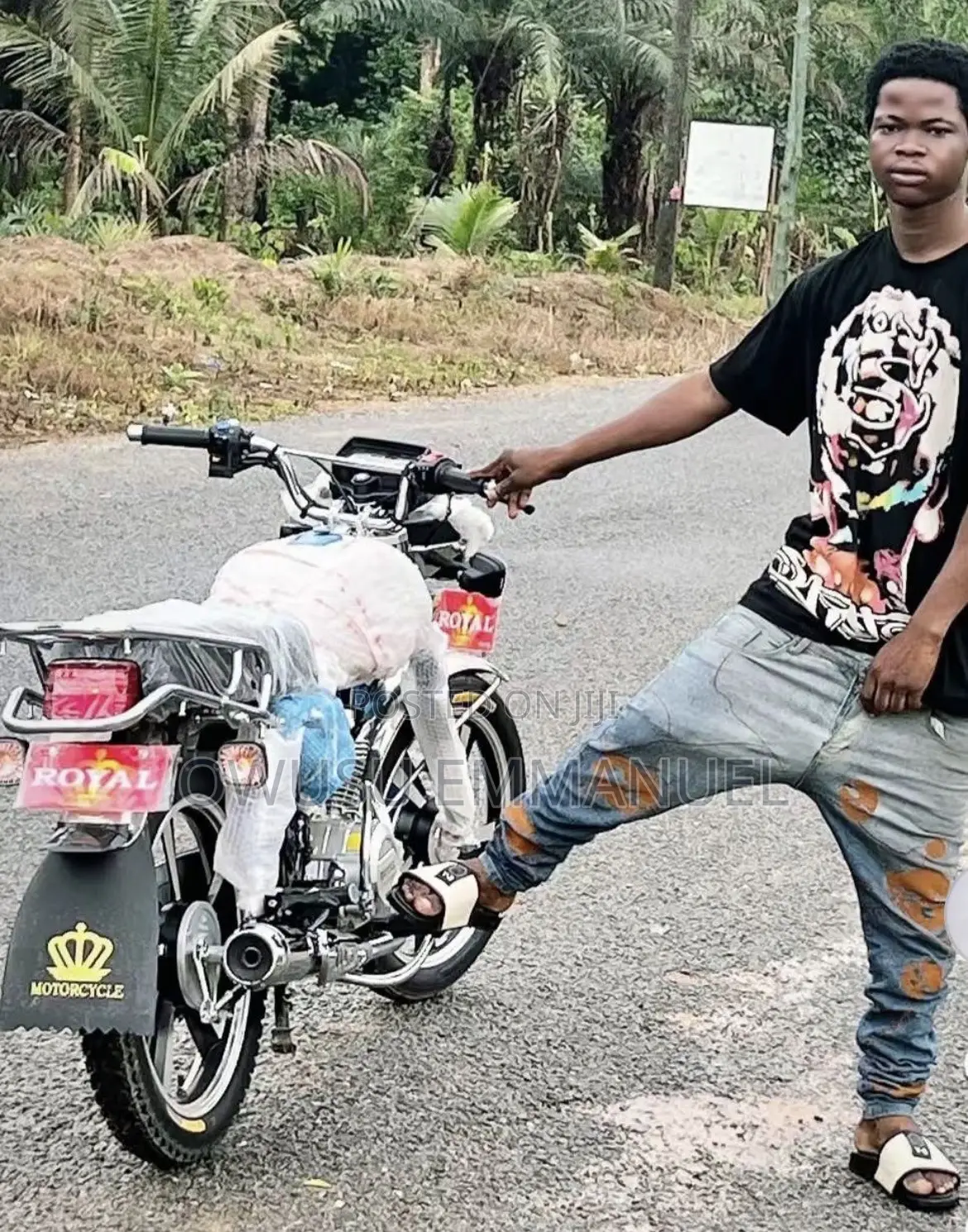 New Royal Enfield Signals 2026 Black
