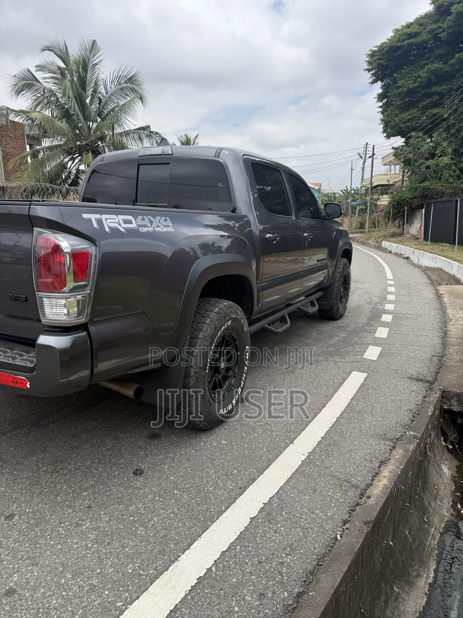 Toyota Tacoma TRD Off Road Double Cab 6' Bed V6 AT 2023 Gray